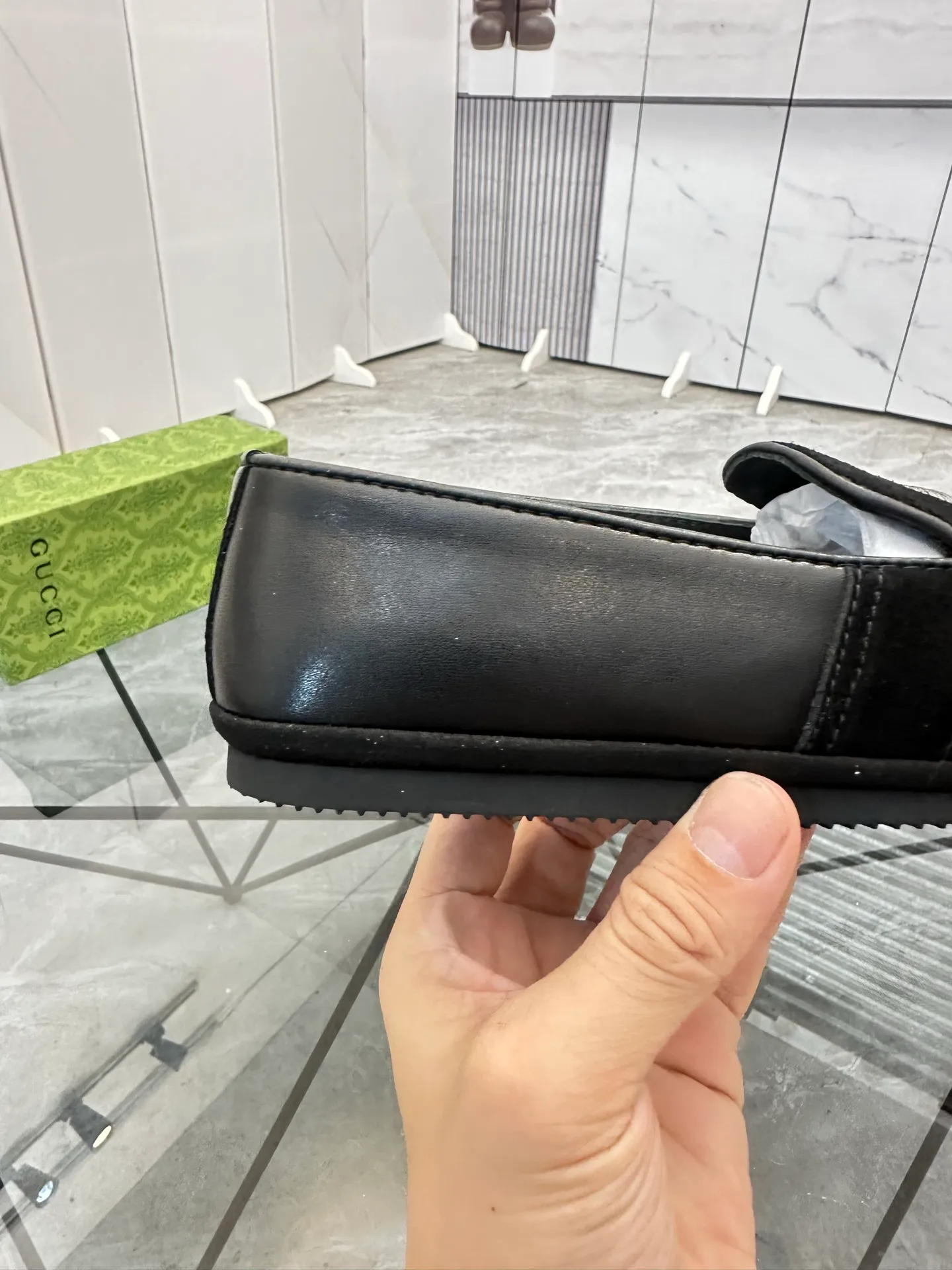 Men's shoes for sale💰: 💰P460¥ Product trademark: Gucci* "Gucci*" slip-on shoes, lazy shoes, regular size: 38-44. (can be customized to 45.) Product materials: imported first-layer nubuck leather upper, water-dyed cowhide lining, original outsole. No.: D301